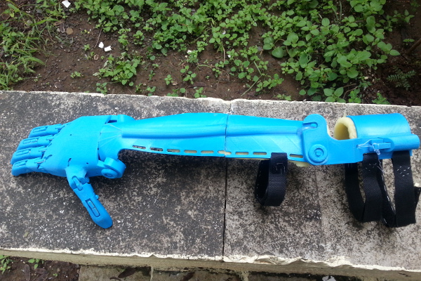 Prototype 3D printed prosthetic hand based on the e-NABLE UnLimbited arm v2.0 - Alfie Edition - Pune - August 5, 2016 Prototype 3D printed prosthetic hand based on the e-NABLE UnLimbited arm v2.0 - Alfie Edition - Pune - August 5, 2016