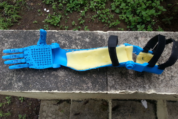 Prototype 3D printed prosthetic hand based on the e-NABLE UnLimbited arm v2.0 - Alfie Edition - Pune - August 5, 2016 Prototype 3D printed prosthetic hand based on the e-NABLE UnLimbited arm v2.0 - Alfie Edition - Pune - August 5, 2016